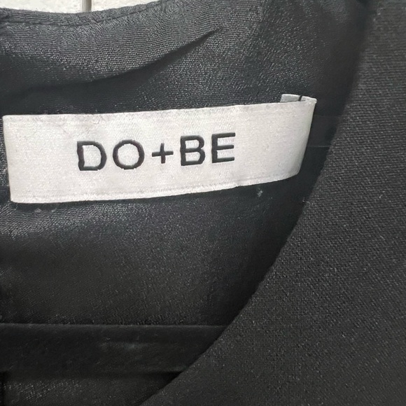 🚨($8 for Live Show only!) DO+BE Black Knot Front Crop Top - Picture 3 of 5